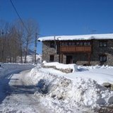 Tolibia290107,foto de la casa y el camino llenos de nieve